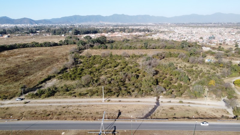 38.474 m2 sobre Avenida de Circunvalacion Oeste [ SER DUEÑO ]