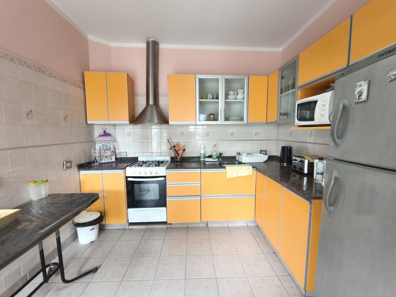 Casa 4 dormitorios en Barrio Jardin [SER DUEÑO]