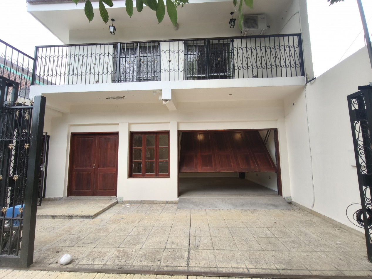 Casa 4 dormitorios en Barrio Jardin [SER DUEÑO]