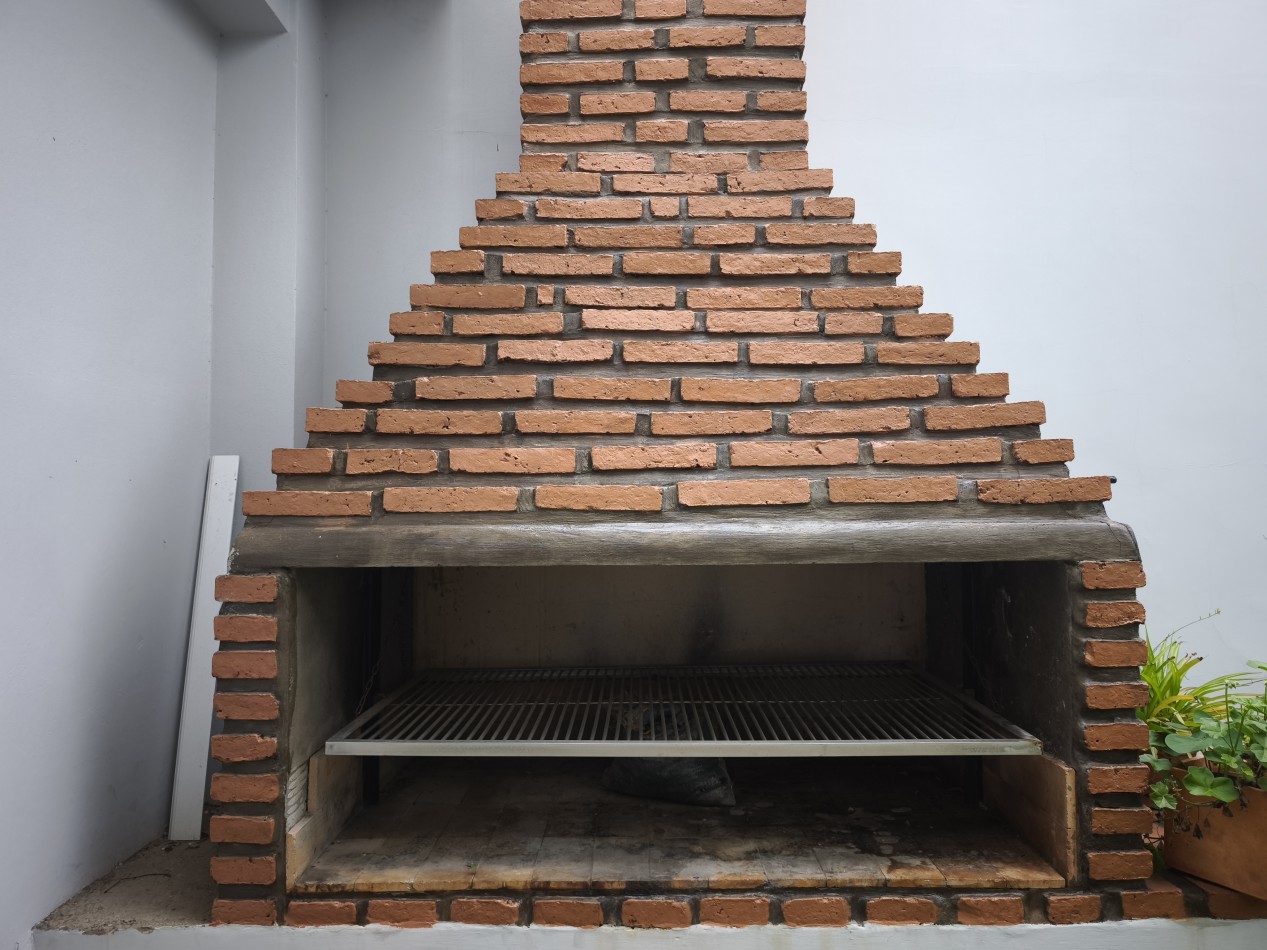 Casa 4 dormitorios en Barrio Jardin [SER DUEÑO]