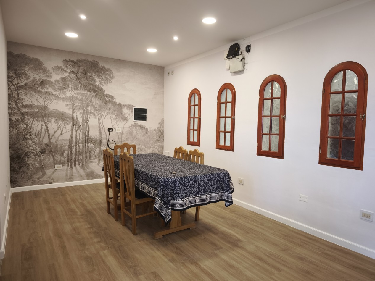 Casa 4 dormitorios en Barrio Jardin [SER DUEÑO]