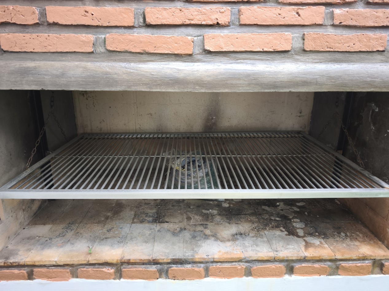 Casa 4 dormitorios en Barrio Jardin [SER DUEÑO]