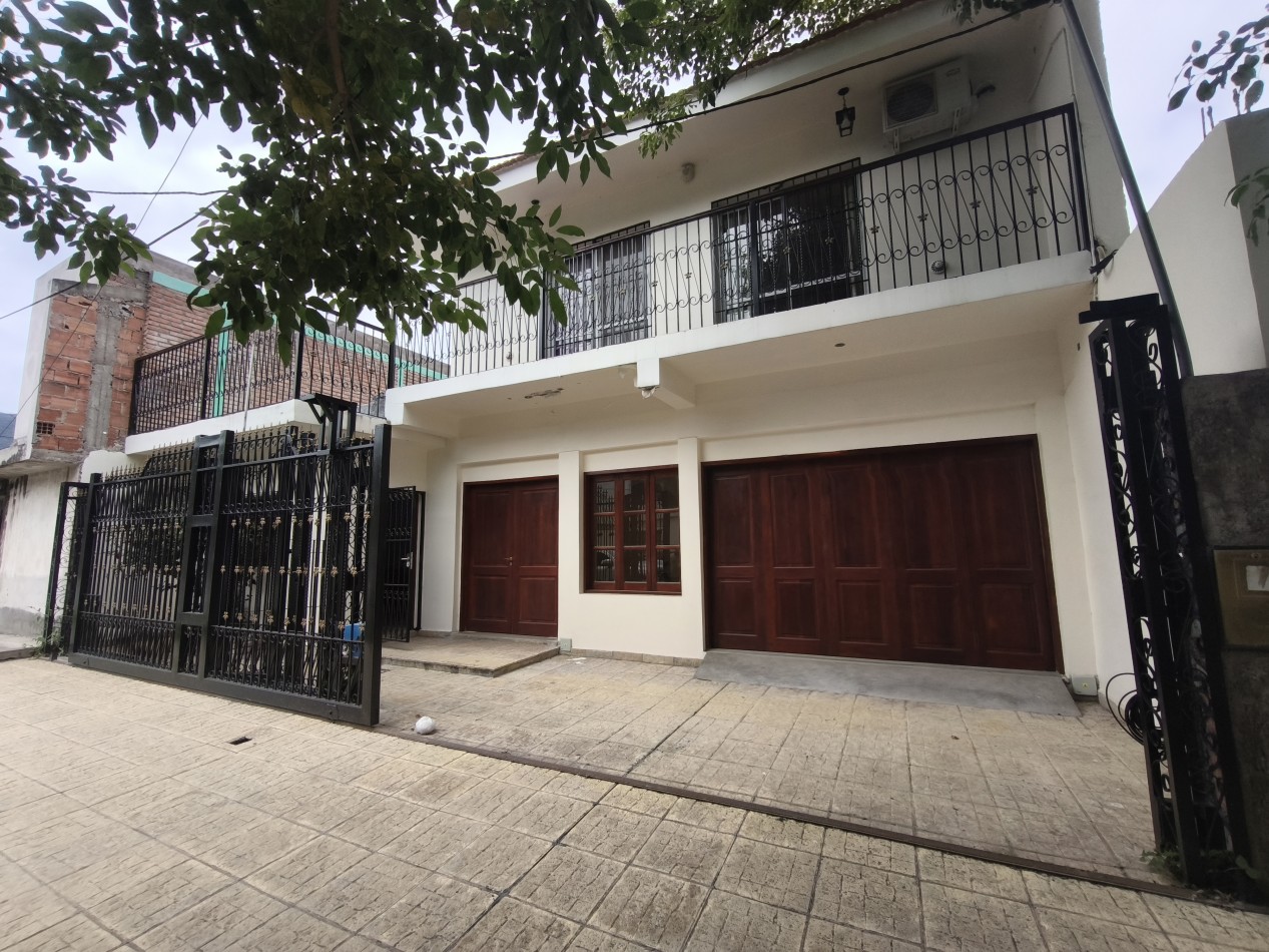 Casa 4 dormitorios en Barrio Jardin [SER DUEÑO]