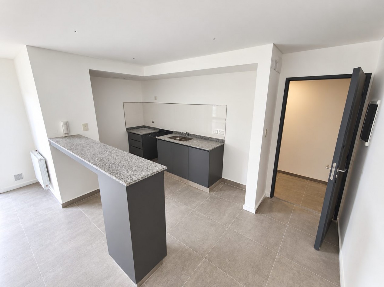Departamento de 1 dormitorio con cochera en calle 20 de Febrero y 12 de Octubre [SER DUEÑO]
