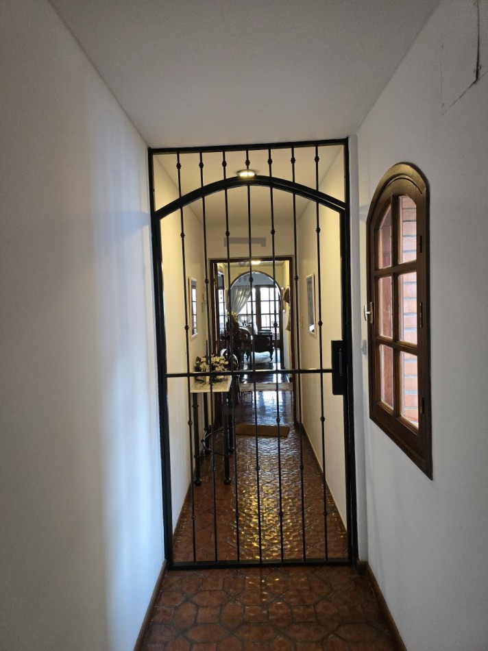 Departamento 3 Dormitorios con Dependencia de Servicio, Ciudad de Salta [SER DUEÑO]