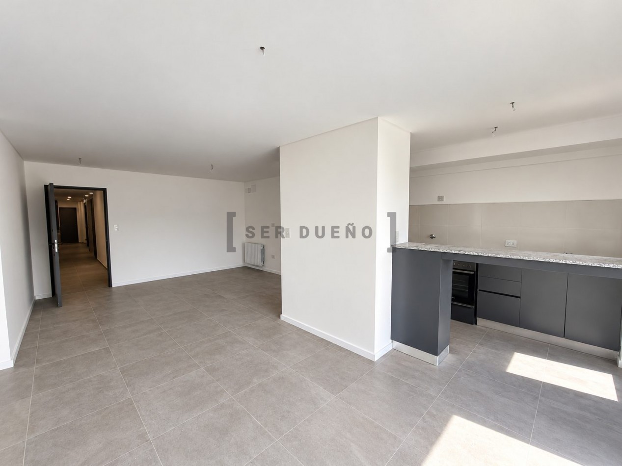 Departamento de 2 dormitorios con cochera en calle 20 de Febrero y 12 de Octubre [SER DUEÑO]