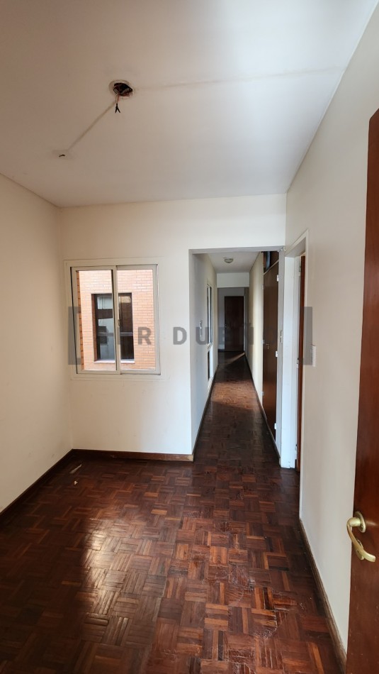 25 de Mayo 630 Departamento 4 dormitorios con cochera [ SER DUEÑO ]