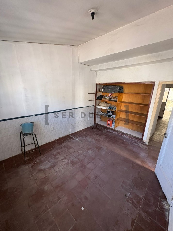Casa 3 dormitorios en calle Santa Fe 917 [SER DUEÑO]