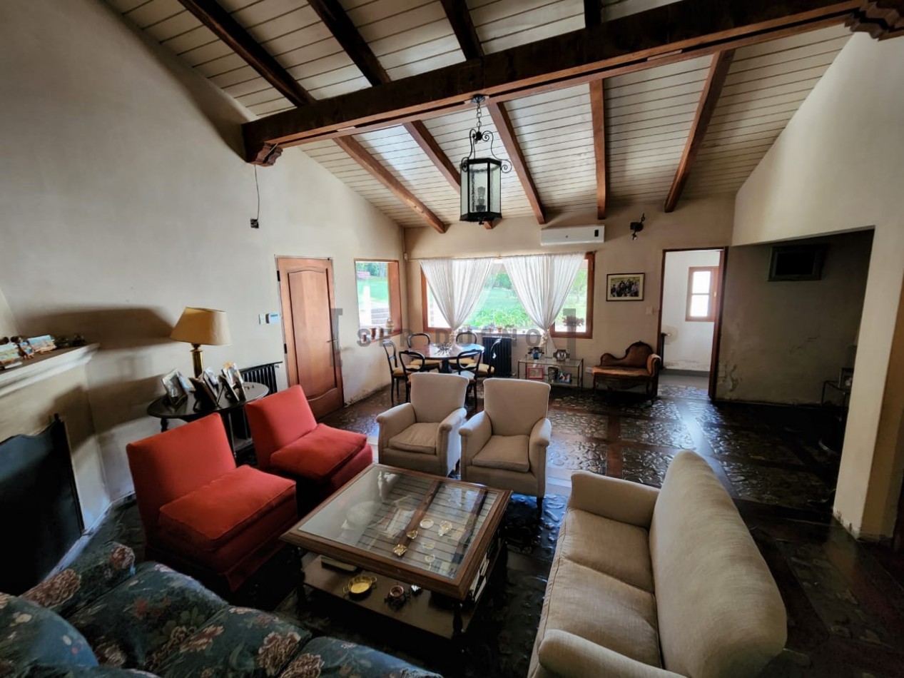 Casa en Venta San Lorenzo 6 dormitorios con amplio jardin y pileta [SER DUEÑO]