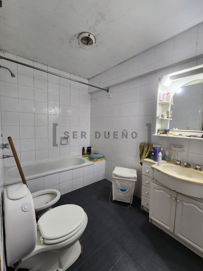 Departamento en alquiler en 25 de Mayo 630 3er piso frente con balcon y cochera