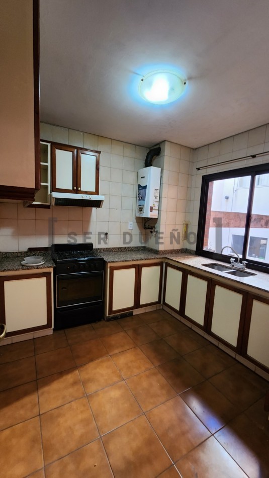 25 de Mayo 630 Departamento 4 dormitorios con cochera [ SER DUEÑO ]