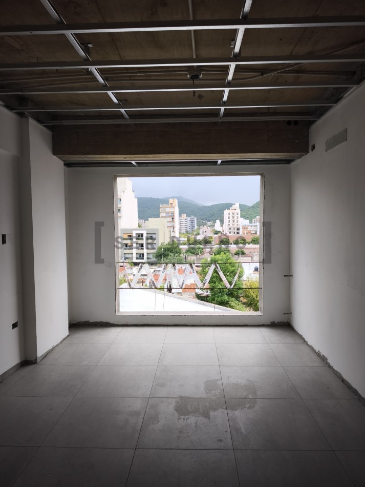 Departamento de 1 dormitorio en calle 20 de Febrero y 12 de Octubre [SER DUEÑO]