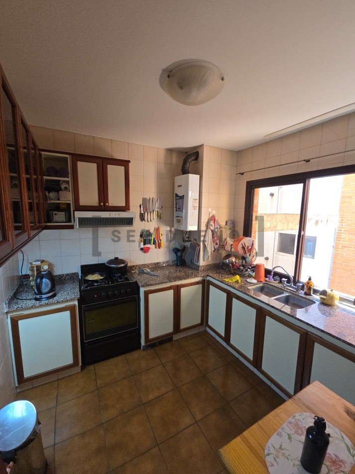 25 de Mayo 630 Departamento 4 dormitorios con cochera [ SER DUEÑO ]