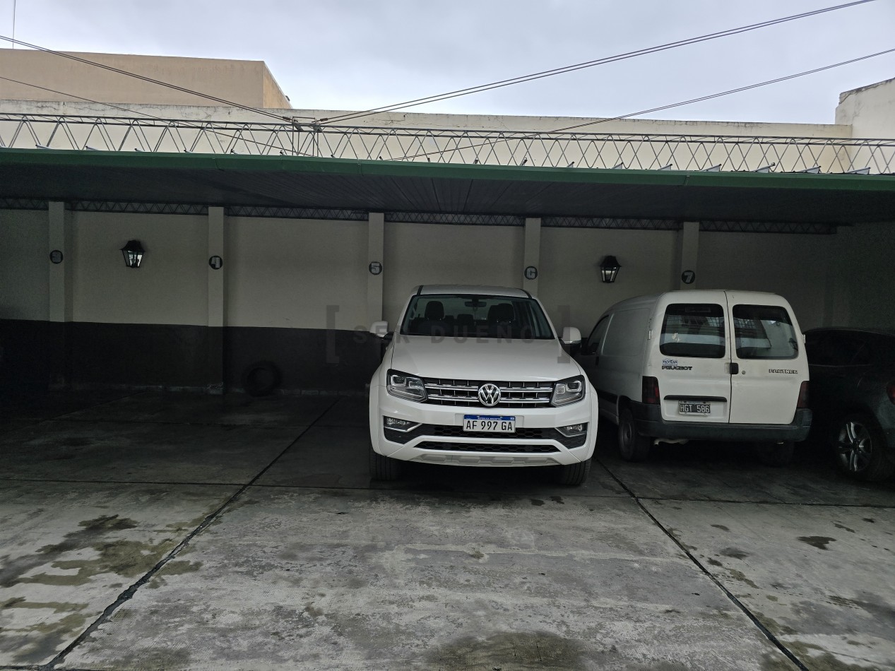 Venta Departamento 4 dormitorios con cochera en Avenida Belgrano [ SER DUEÑO ]