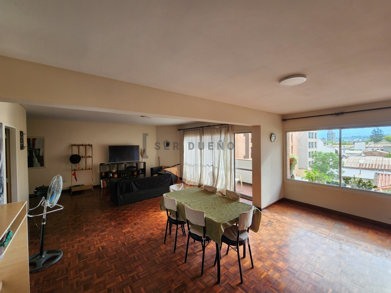 Departamento en alquiler en 25 de Mayo 630 3er piso frente con balcon y cochera