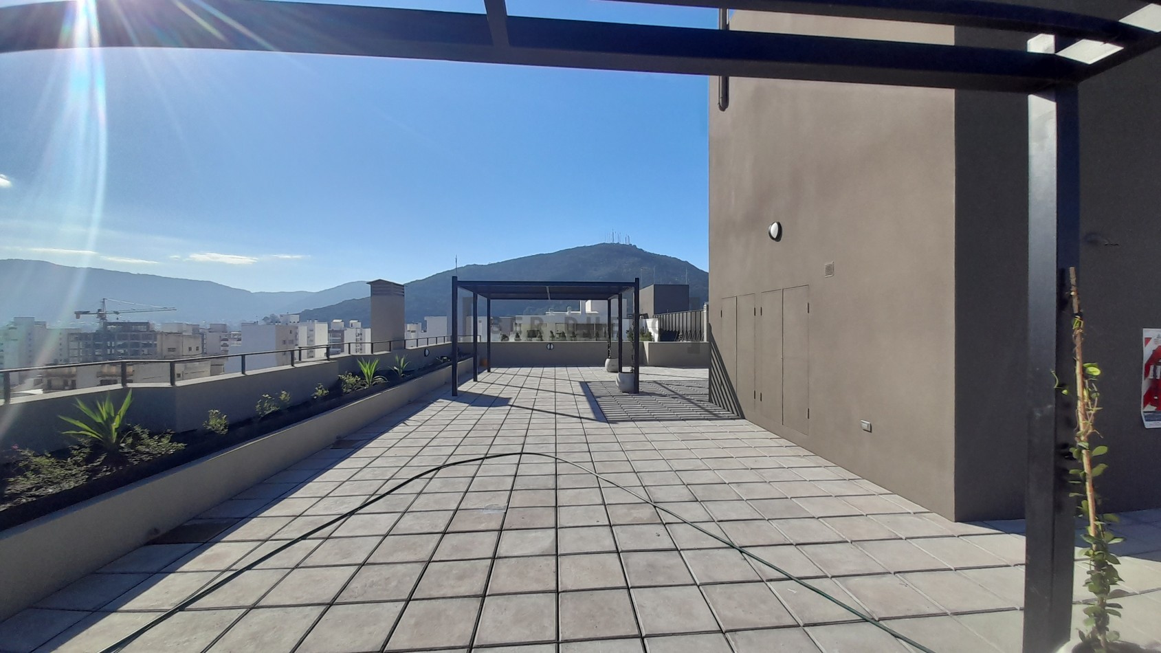 Venta Dean Funes 847 Departamento 2 dormitorios con cochera [SER DUEÑO]