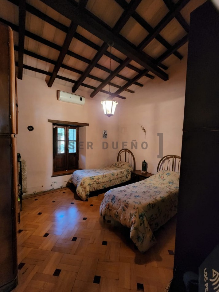 Casa en Venta San Lorenzo 6 dormitorios con amplio jardin y pileta [SER DUEÑO]