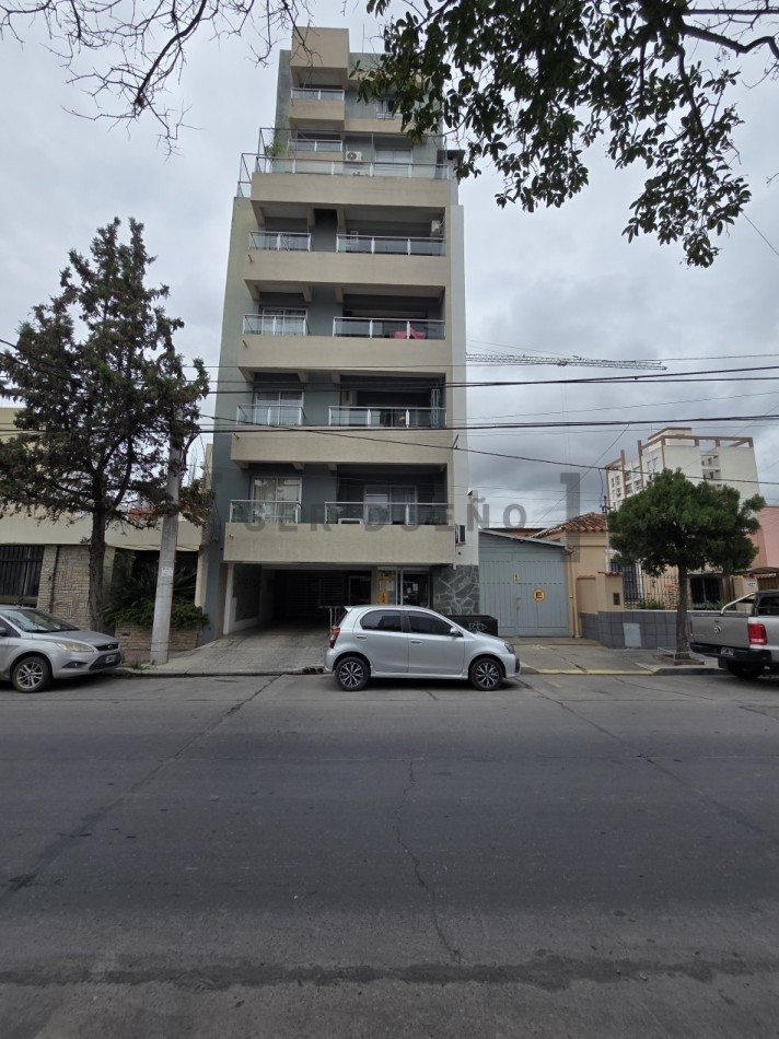 Departamento 2 dormitorios con cochera y balcon con parrilla [SER DUEÑO]