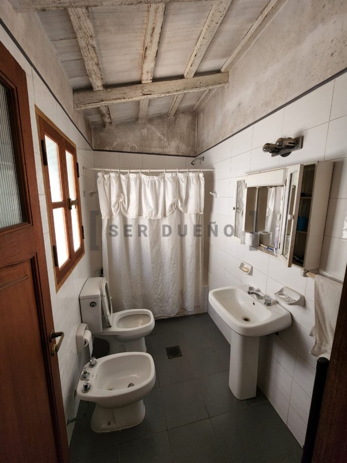 Casa en Venta San Lorenzo 6 dormitorios con amplio jardin y pileta [SER DUEÑO]