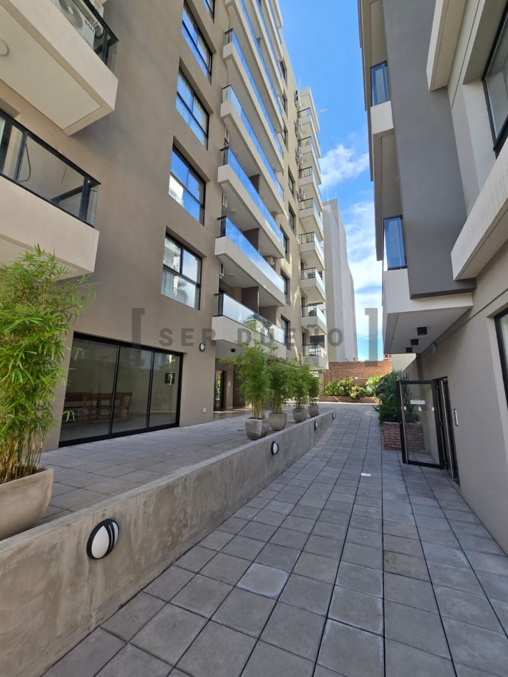 Departamento 2 dormitorios con cochera en Necochea y Dean Funes [SER DUEÑO]