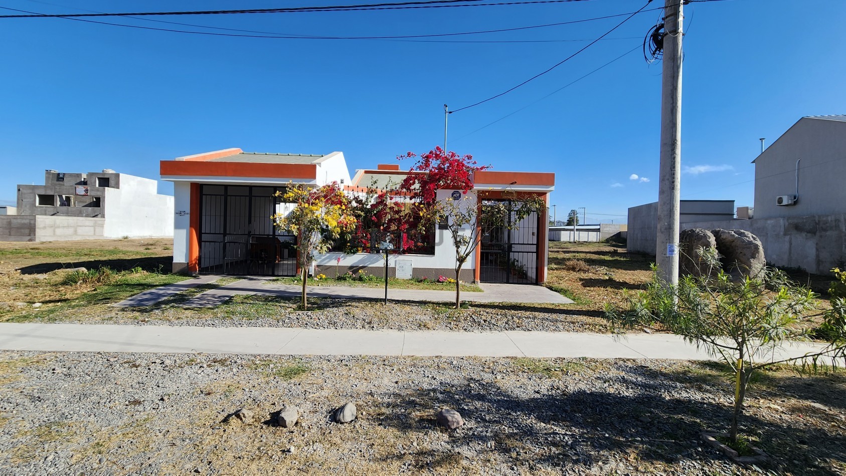 Barrio Septiembre - Casa 2 dormitorios [ SER DUEÑO ]