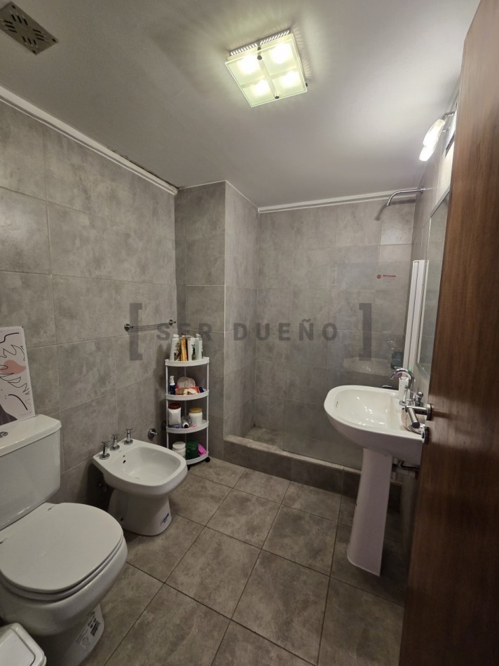 Departamento 2 dormitorios con cochera y balcon con parrilla [SER DUEÑO]