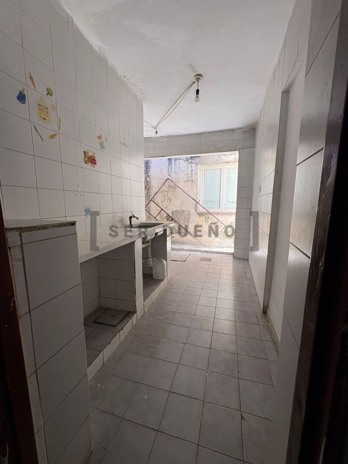 Casa 3 dormitorios en calle Santa Fe 917 [SER DUEÑO]