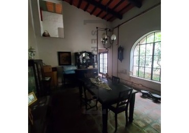 Venta Casa en el Centro calle Buenos Aires 472 [SER DUEÑO]