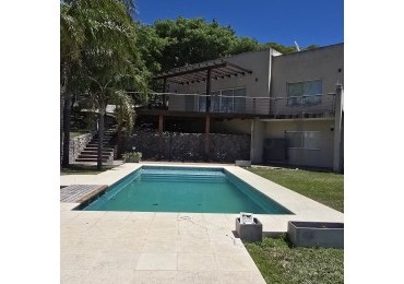 Casa 3 dormitorios en Club de Campo Valle Escondido [SER DUEÑO]